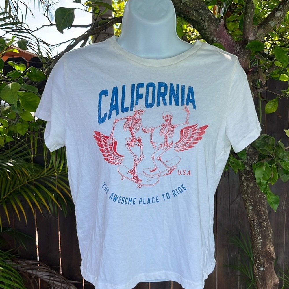 California Tee size large